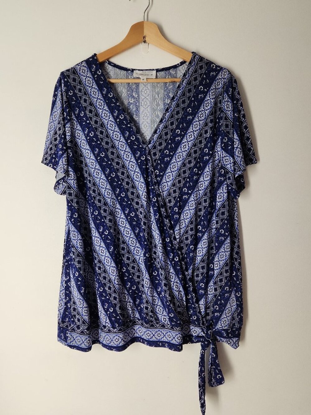 Modern Attraction V-neck blue white geometric faux-wrap blouse top stretchy 2X